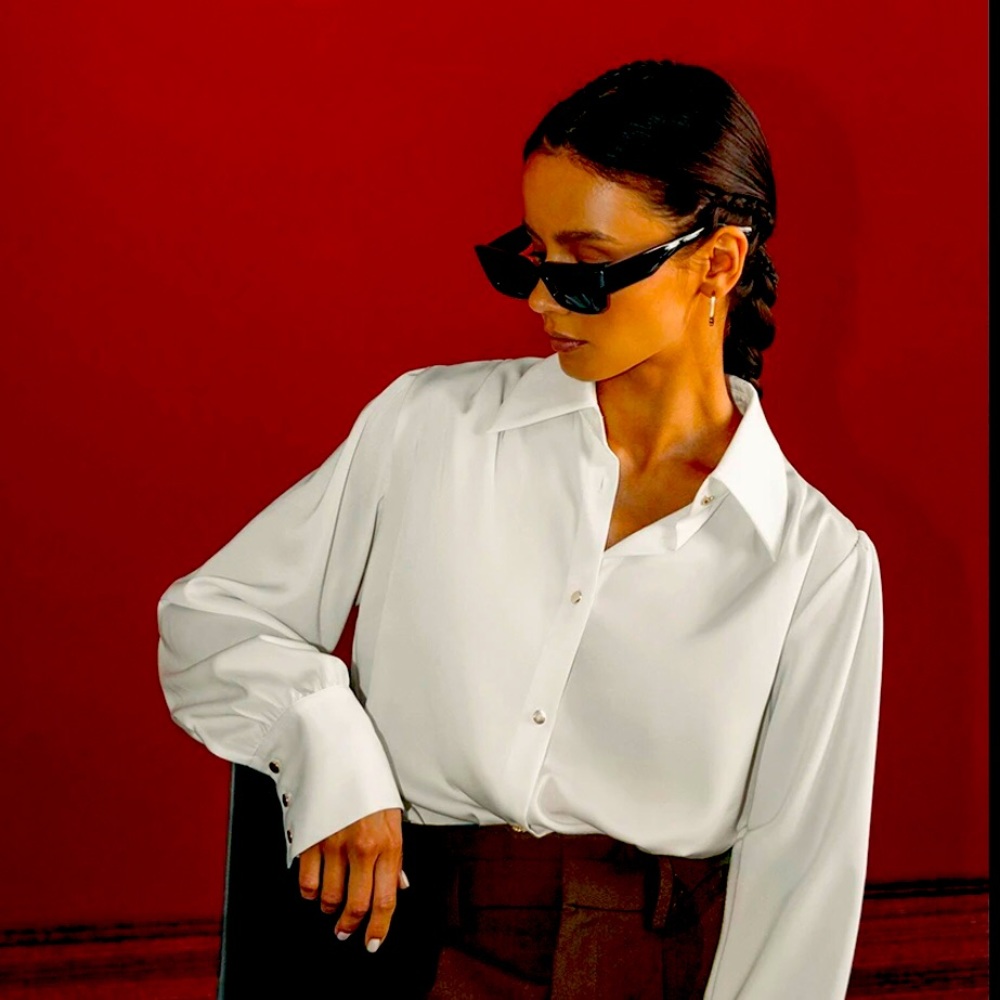 White top - L, Chest 44”, 16”upper arm, sleeve length 26”, shoulder-hem 28”